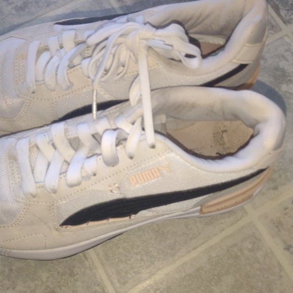 Puma White and Black Sneakers - Picture 10 of 15